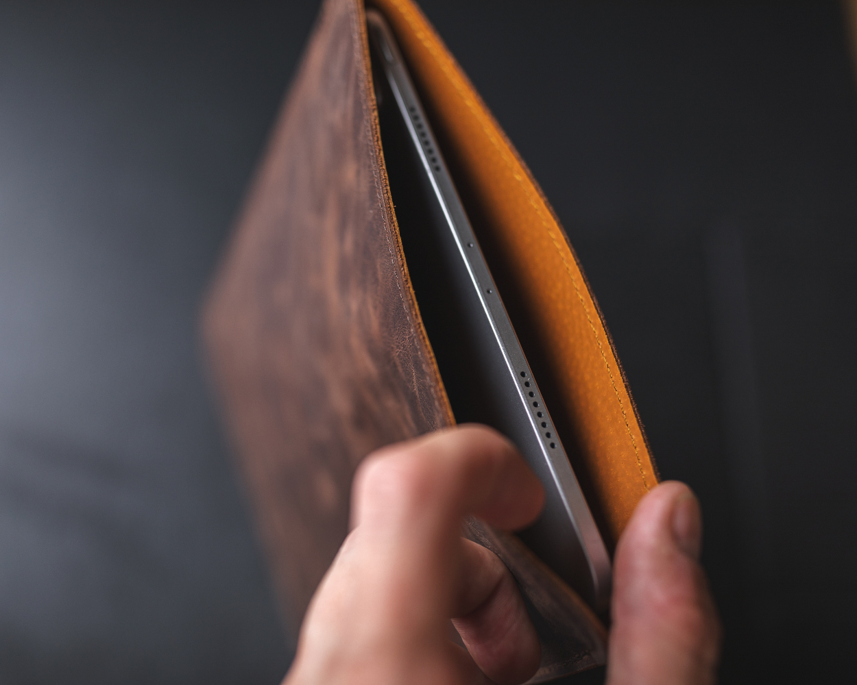 Apple iPad Pro 11" - Vintage Leather iPad Sleeve