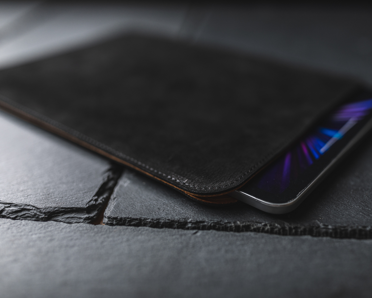 Apple iPad Pro 11" - Vintage Leather iPad Sleeve