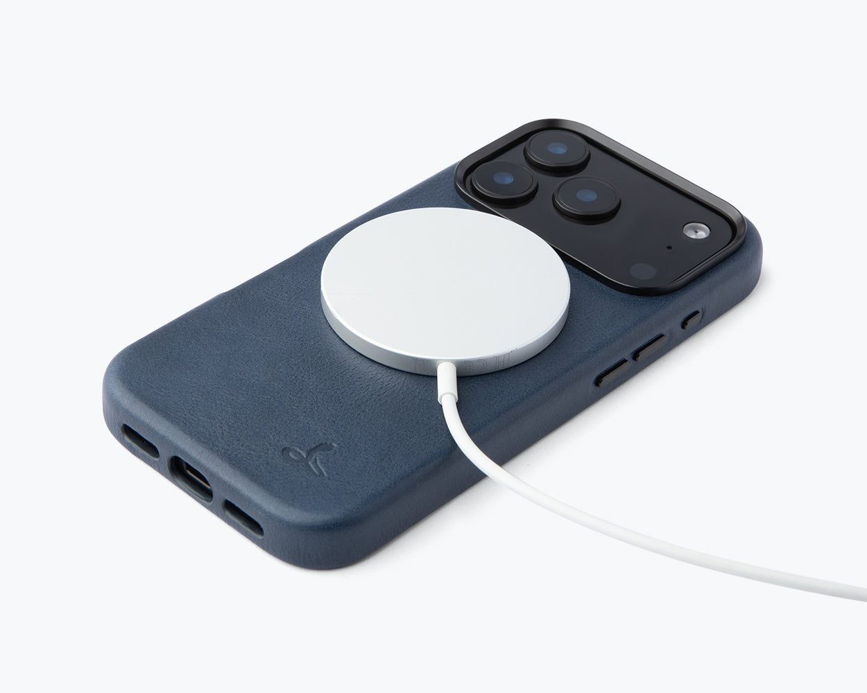 Apple iPhone 17 Pro Max - Metro Slim Leather Phone Case