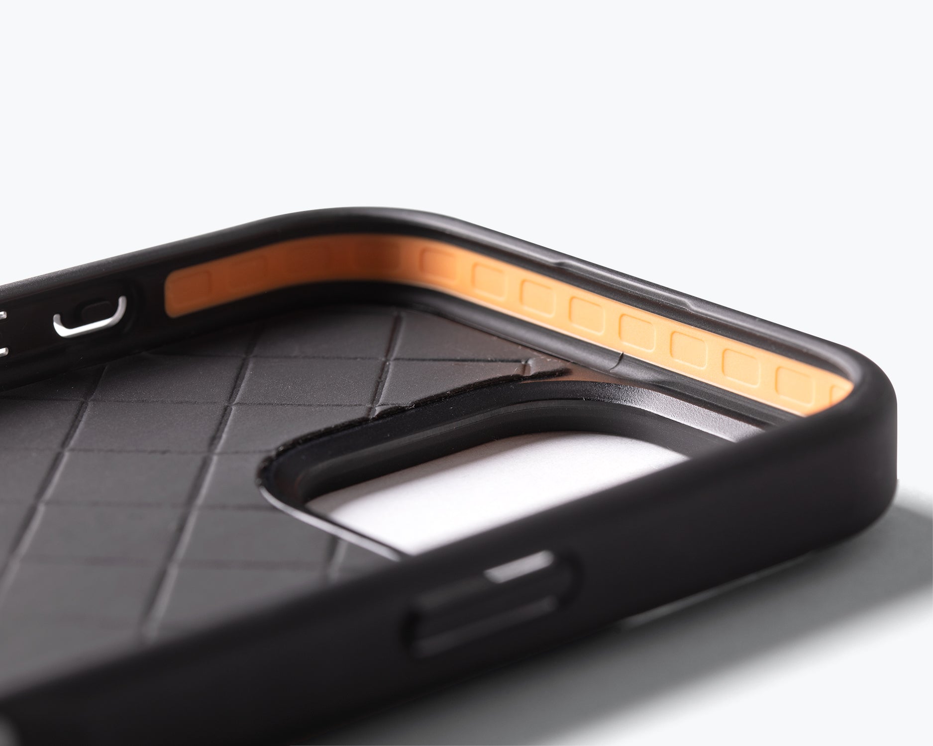 Apple iPhone 16 Pro Max - Metro Leather Phone Case